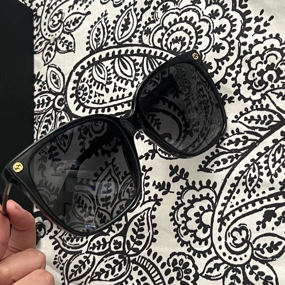 Gucci sunglasses GG0022S